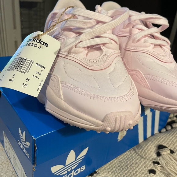 Adidas trainers - Picture 3 of 5